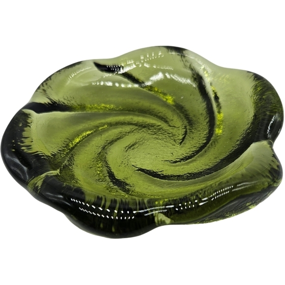 FENTON avocado green glass MCM swirl dish - Picture 2 of 6